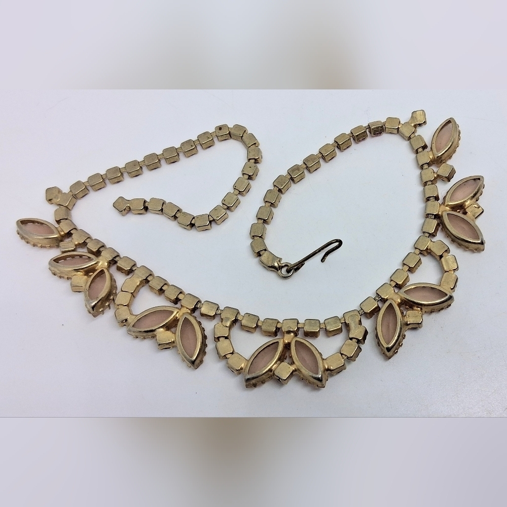 * Vintage Unsigned Pink Frosted Glass & AB Rhinestones Necklace - Picture 3 of 4